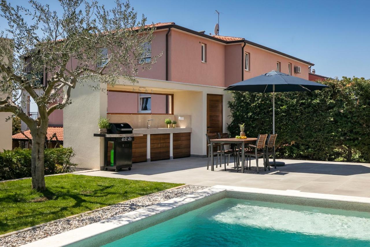 Belvedere Holidays Villas Novigrad  Bagian luar foto